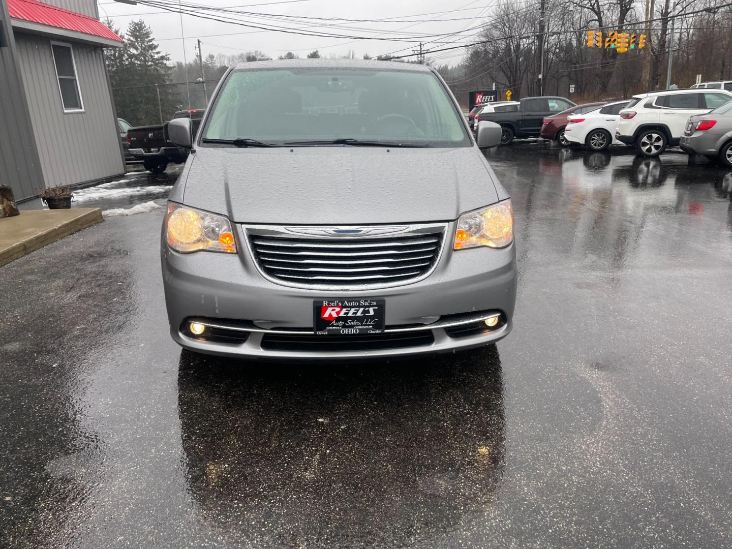 2016 Silver /Black Chrysler Town & Country Touring (2C4RC1BG4GR) with an 3.6L V6 DOHC 24V FFV engine, 6A transmission, located at 11115 Chardon Rd. , Chardon, OH, 44024, (440) 214-9705, 41.580246, -81.241943 - Photo#1